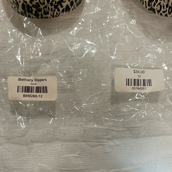 New w/out tags, leopard print Bethany Slippers/Slides - Picture 3 of 3